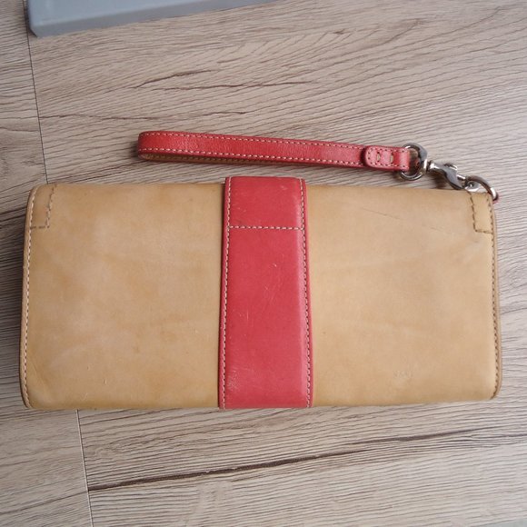 Coach Vachetta leather buckle wristlet wallet. - Picture 3 of 16